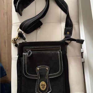 Coach Black Jacquard w/Leather Trim Turn Lock Swingpack Crossbody Bag